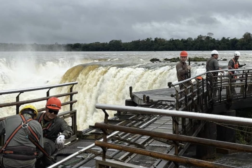 Alta do Rio Iguaçu fecha acesso à Garganta do Diabo no lado argentino