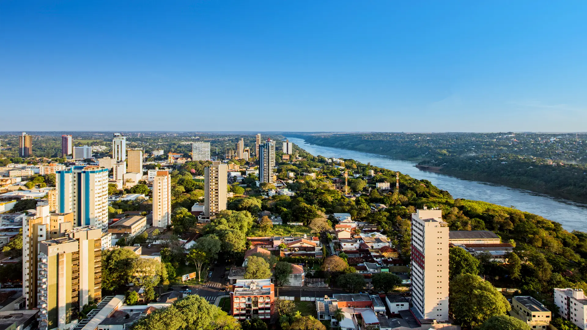 Calor e sol marcam o sábado em Foz do Iguaçu, com até 33°C