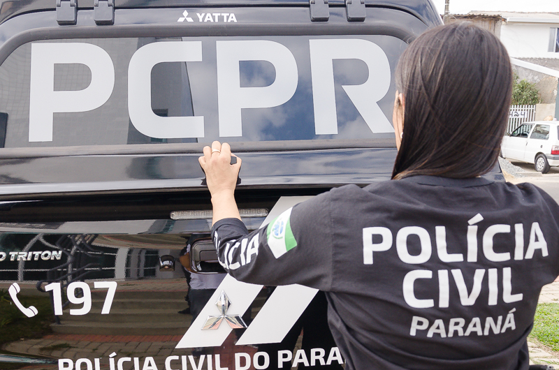 Dívida que dá cadeia: Mulher de 21 anos é presa por não pagar pensão no Paraná