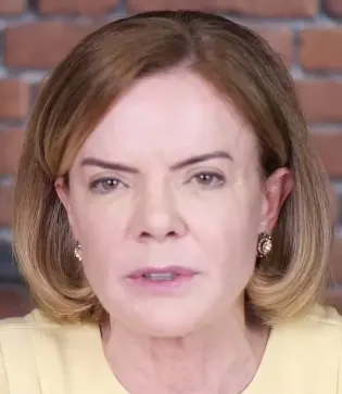 “Não vou recuar”, diz Gleisi Hoffmann sobre ataques e ameaças nas redes