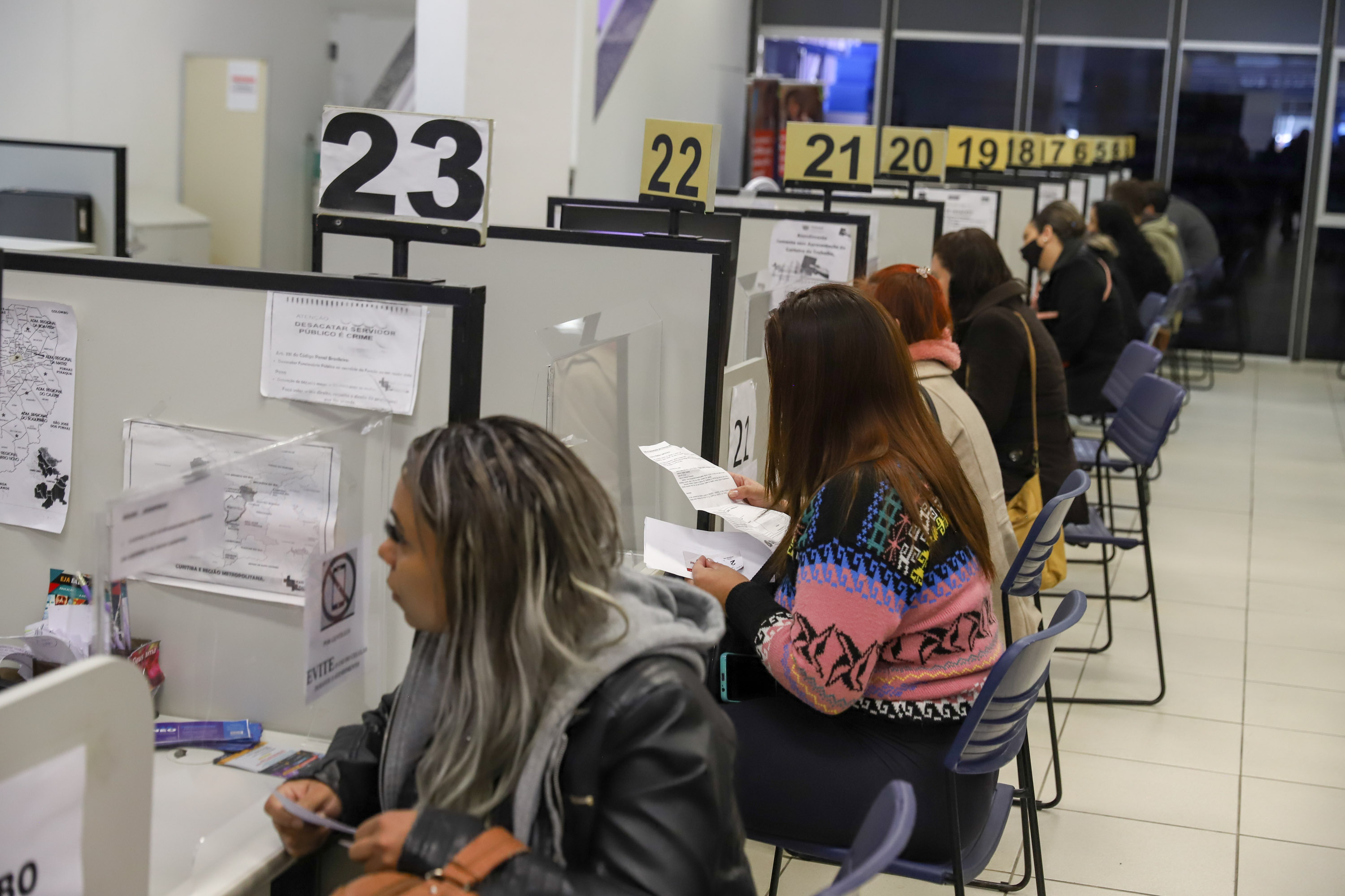 Foz do Iguaçu inicia a semana com mais de 2,2 mil vagas de emprego