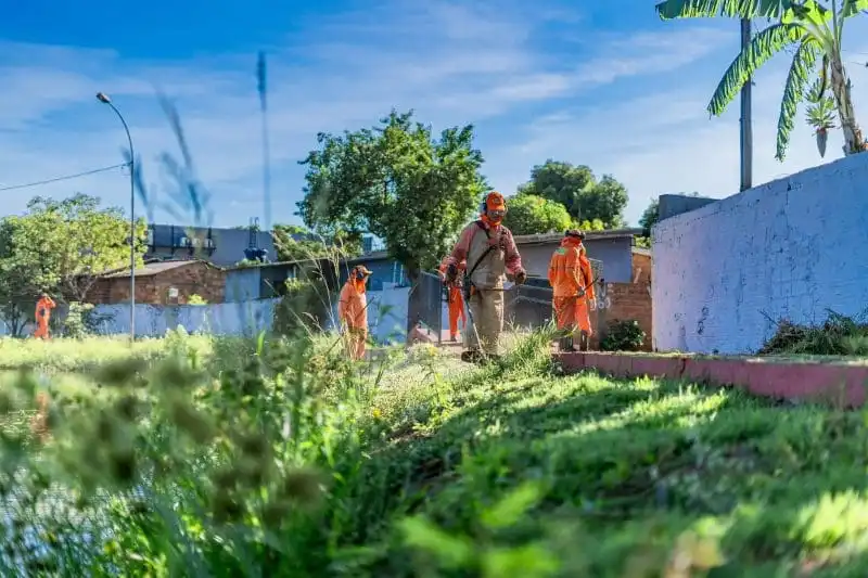 Região Oeste de Foz do Iguaçu recebe mutirão de limpeza urbana nesta semana