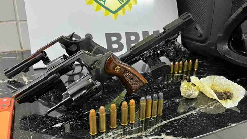 Três homens são detidos com armas durante ocorrência de som alto em Cascavel