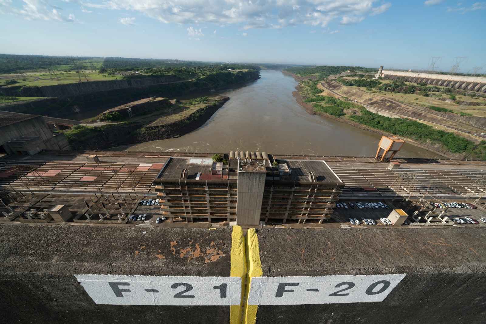Itaipu completa 42 anos com recorde mundial de produção de energia