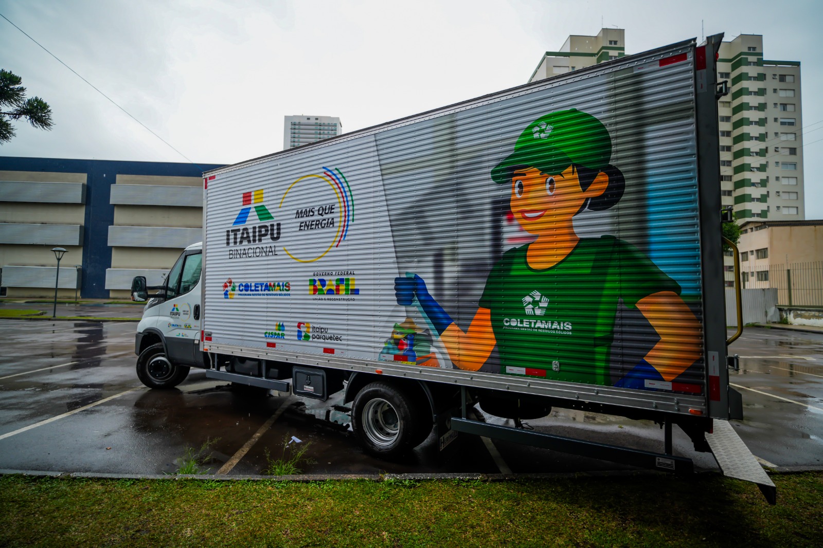 Itaipu anuncia mais R$ 7,5 milhões para cooperativas de catadores no Paraná