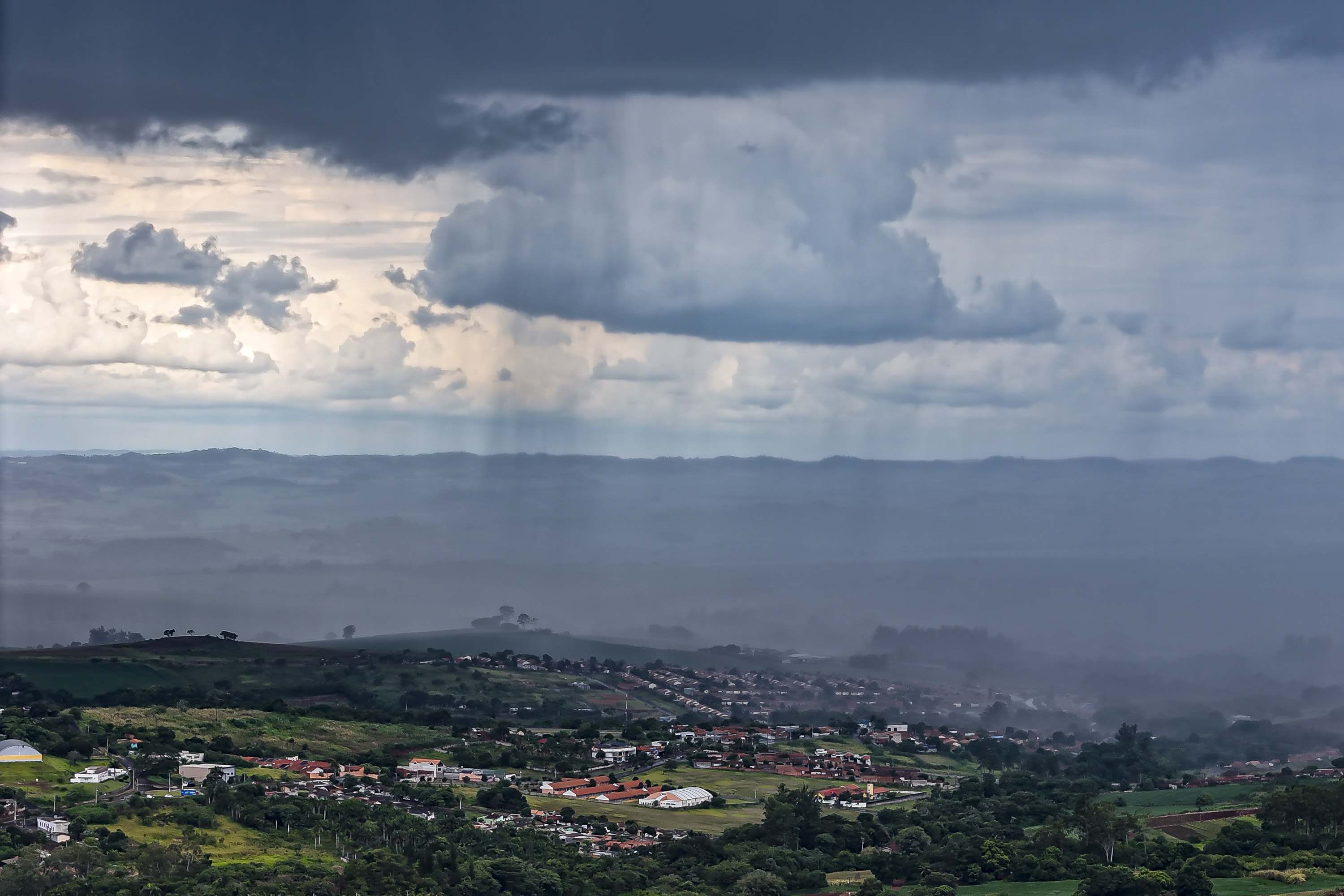 Fim de semana será de chuva na faixa Oeste do Paraná