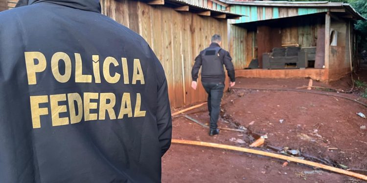 Família com seis crianças resgatada de trabalho escravo é acolhida e regularizada em Céu Azul