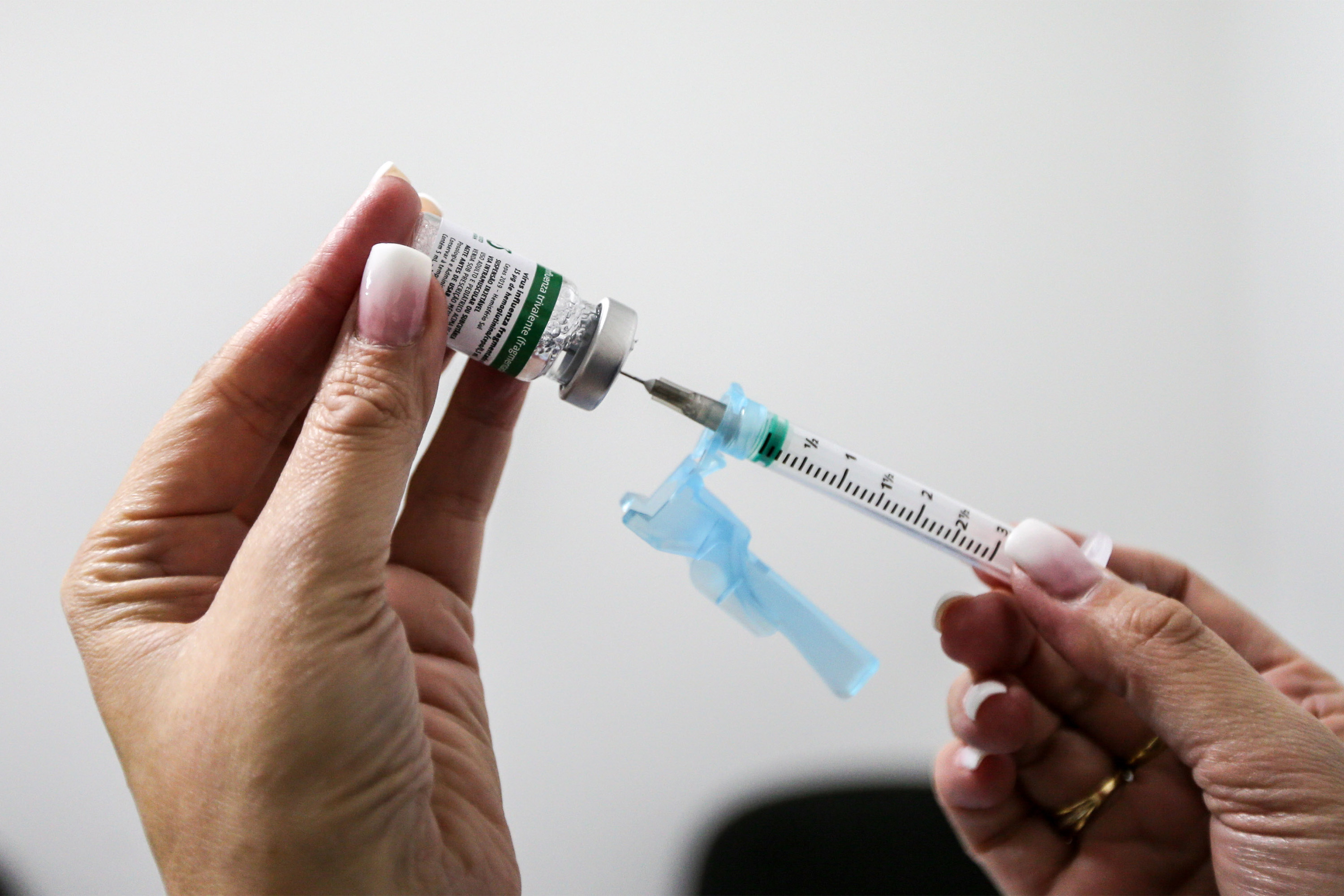 Vacinação contra a gripe continuará no Paraná para atingir grupos prioritários