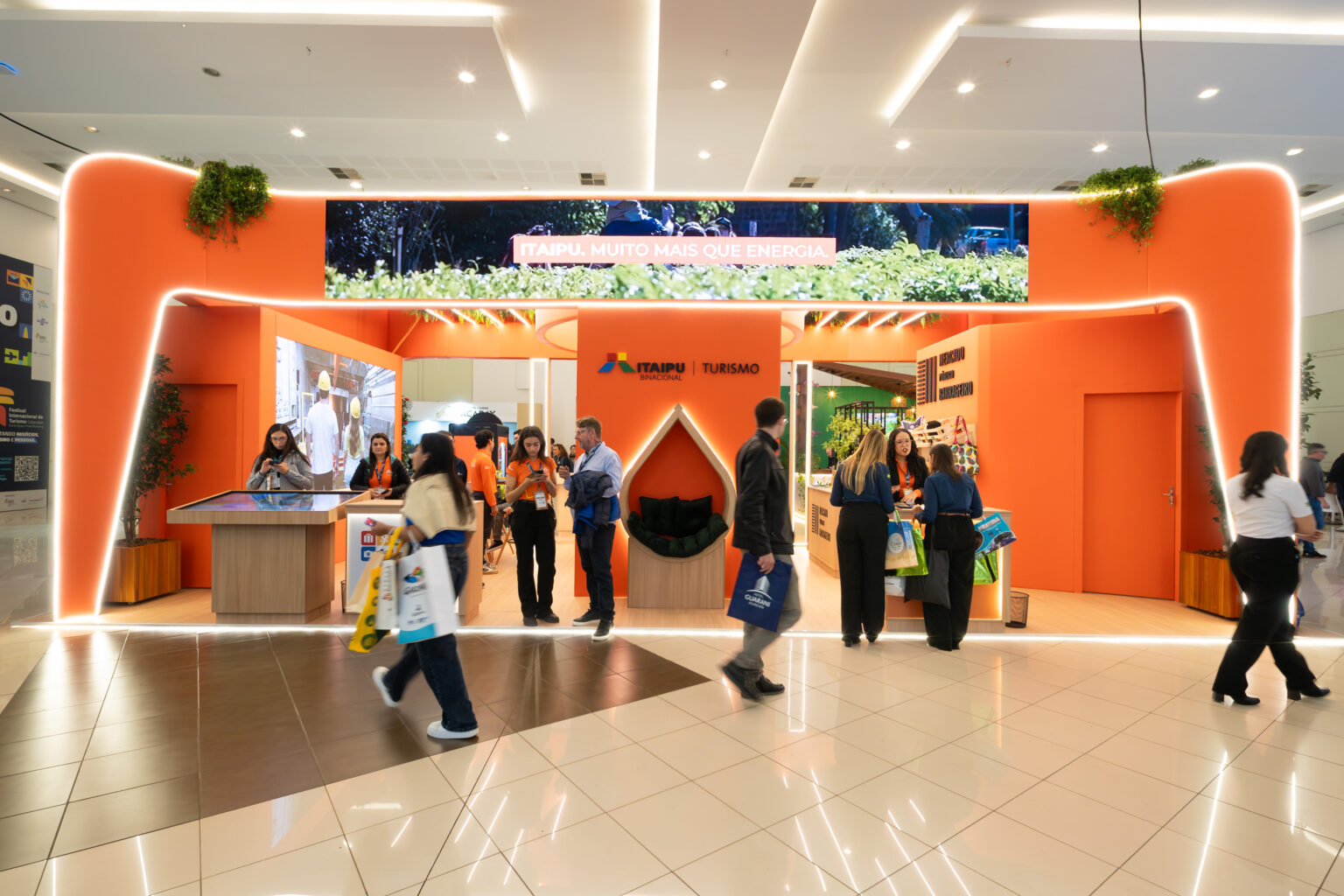 Itaipu destaca força do turismo na abertura da feira de negócios do FIT Cataratas