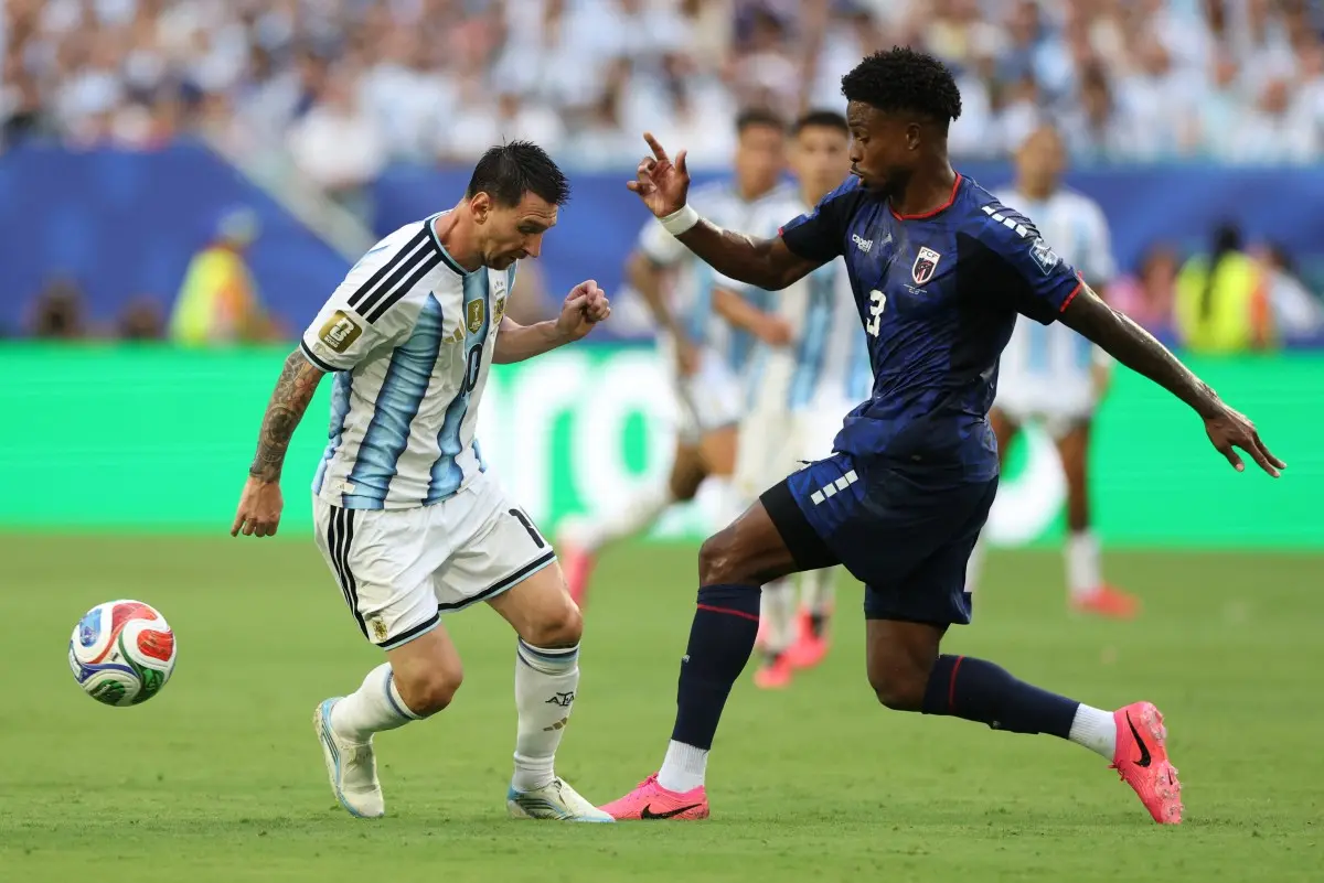 Argentina sofre, vence Cabo Verde na prorrogação e segue viva na Copa do Mundo