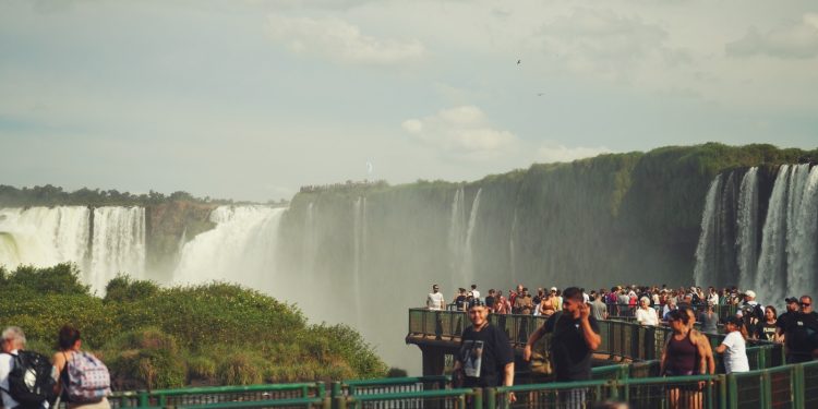 Parque Nacional do Iguaçu bate recorde de visitantes no primeiro semestre de 2026