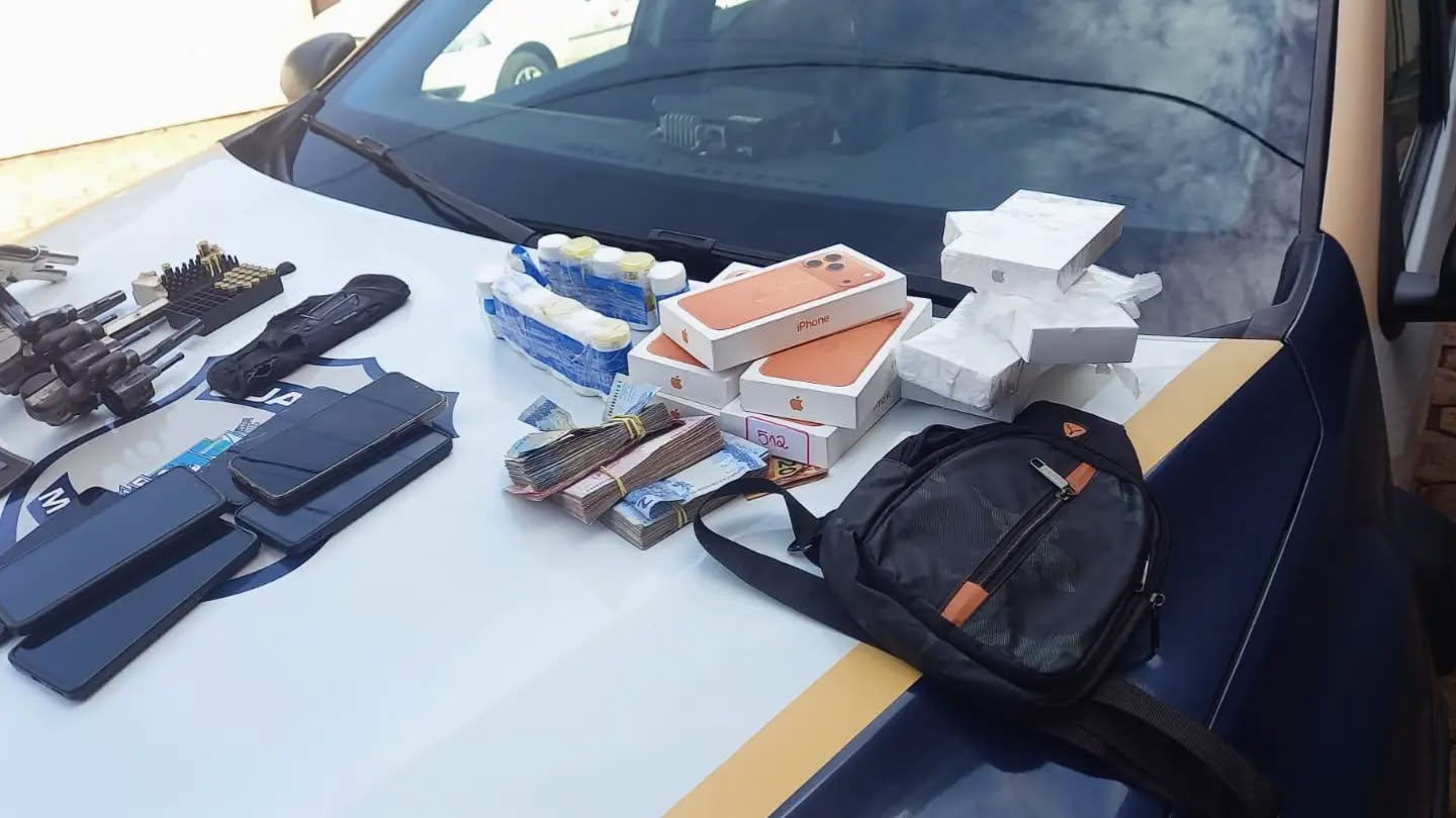 GM apreende arsenal, dinheiro e mercadorias durante operação no Jardim Jupira