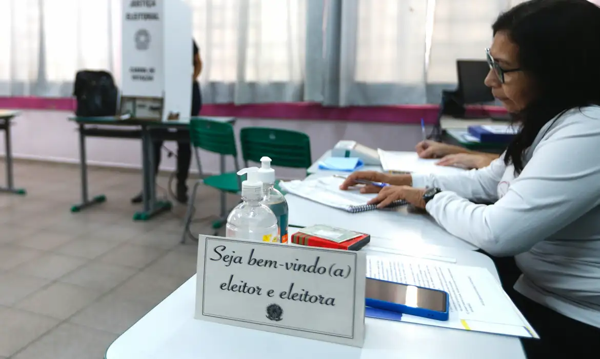 Foz e Santa Terezinha precisam de mais de 2,7 mil mesários para as eleições