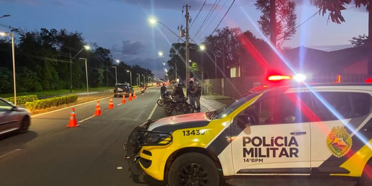 Lei Seca reforça fiscalização em Foz e remove motos com irregularidades