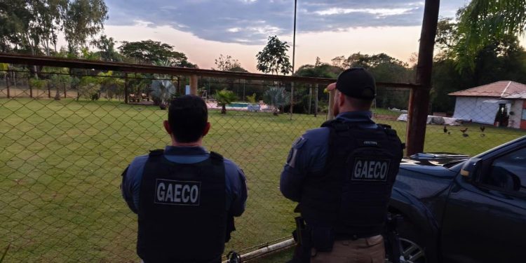 Gaeco bloqueia mais de R$ 8,8 milhões em bens durante investigação contra policial civil