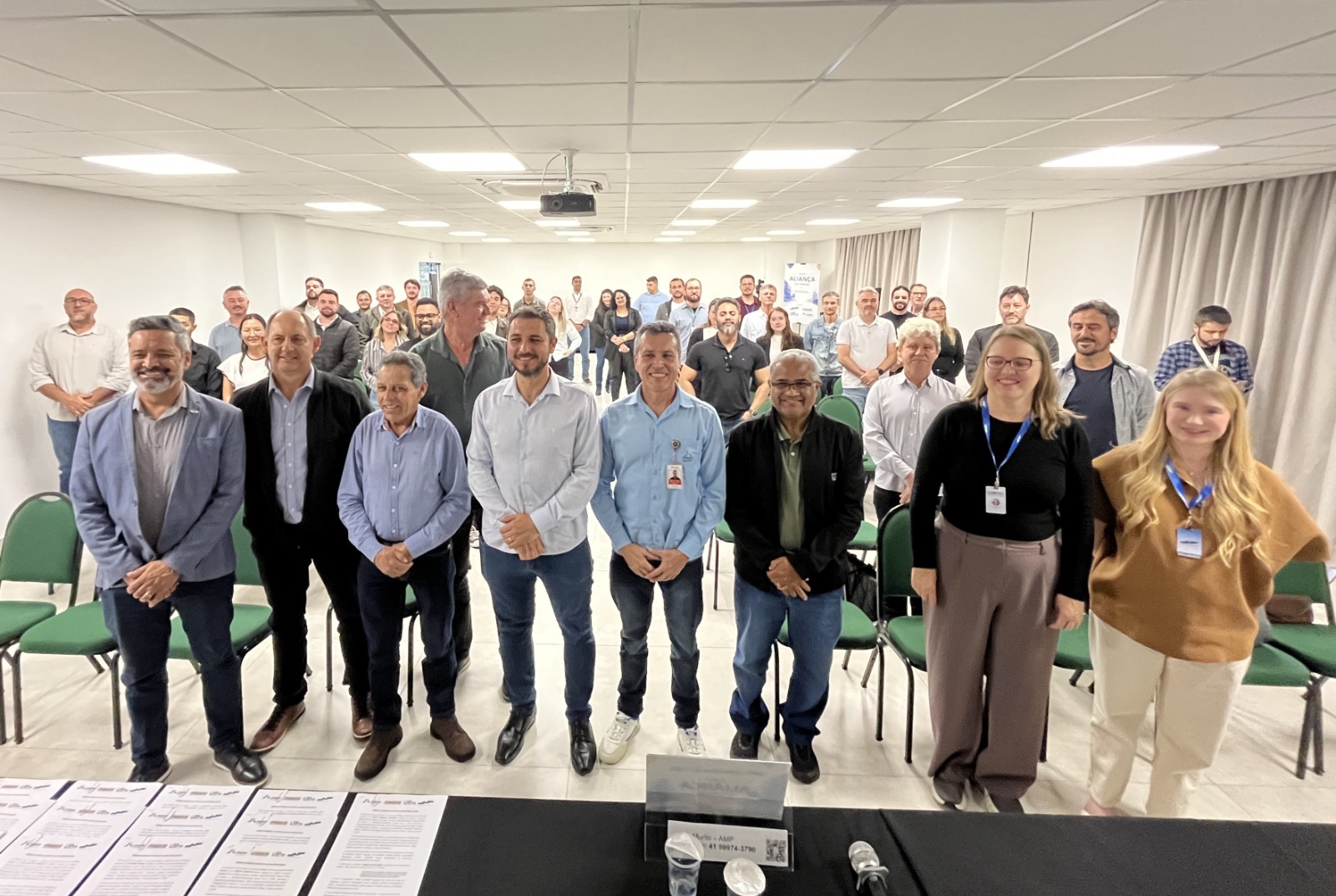 Prefeituras contempladas pelo Projeto Aliança BIM participam de reunião técnica, em Ponta Grossa
