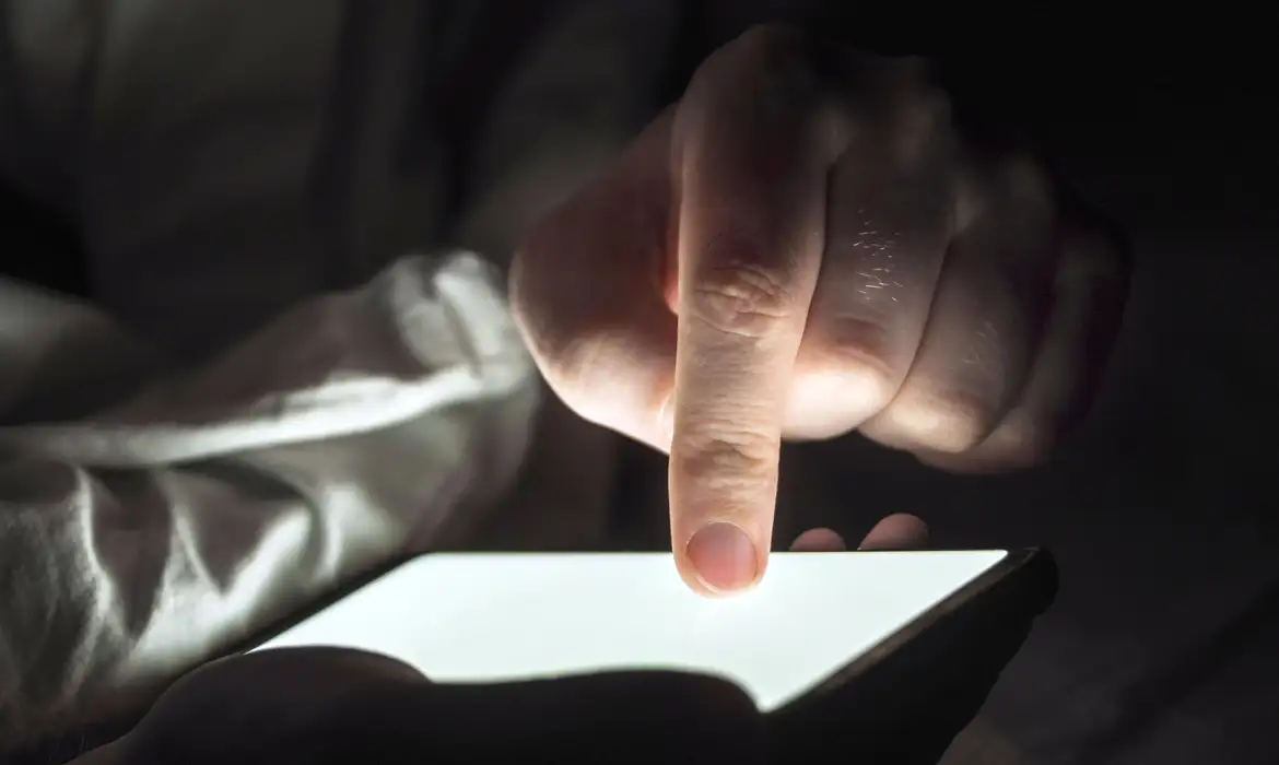 Nova lei endurece punição para crimes sexuais online contra crianças
