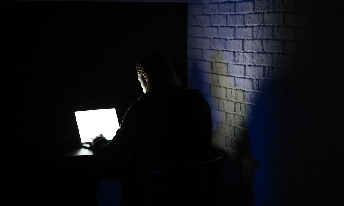 Quatro em cada dez mulheres já apostaram ou ainda apostam em bets, aponta pesquisa