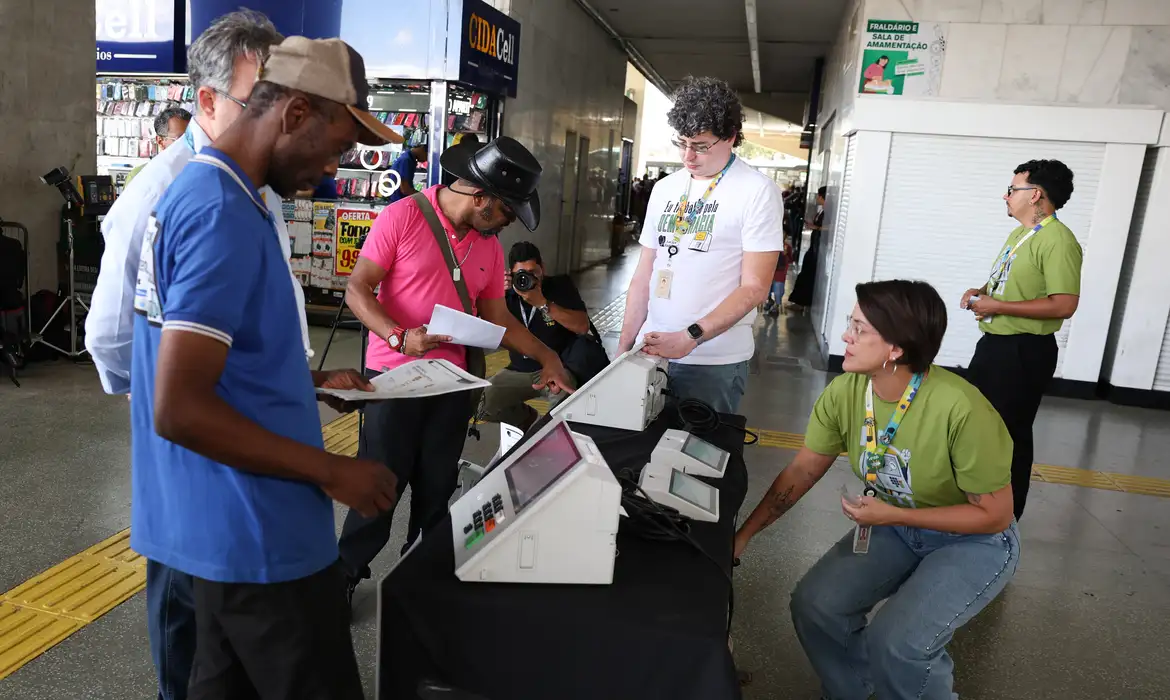 Eleitor tem até hoje para solicitar voto em trânsito nas eleições de 2026