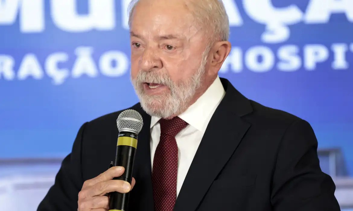 Lula liga para Trump e contesta justificativas para tarifaço contra o Brasil