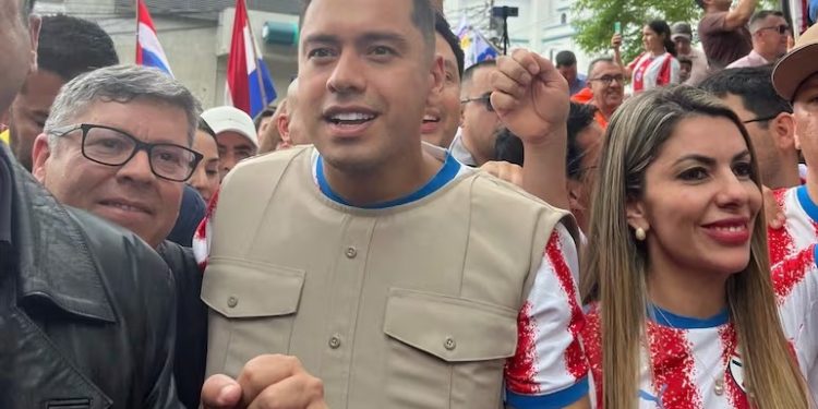 Caravana com mais de 2 mil veículos acompanha Prieto até Caacupé