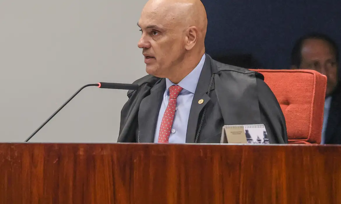 Fachin retira Moraes do comando do inquérito das fake news