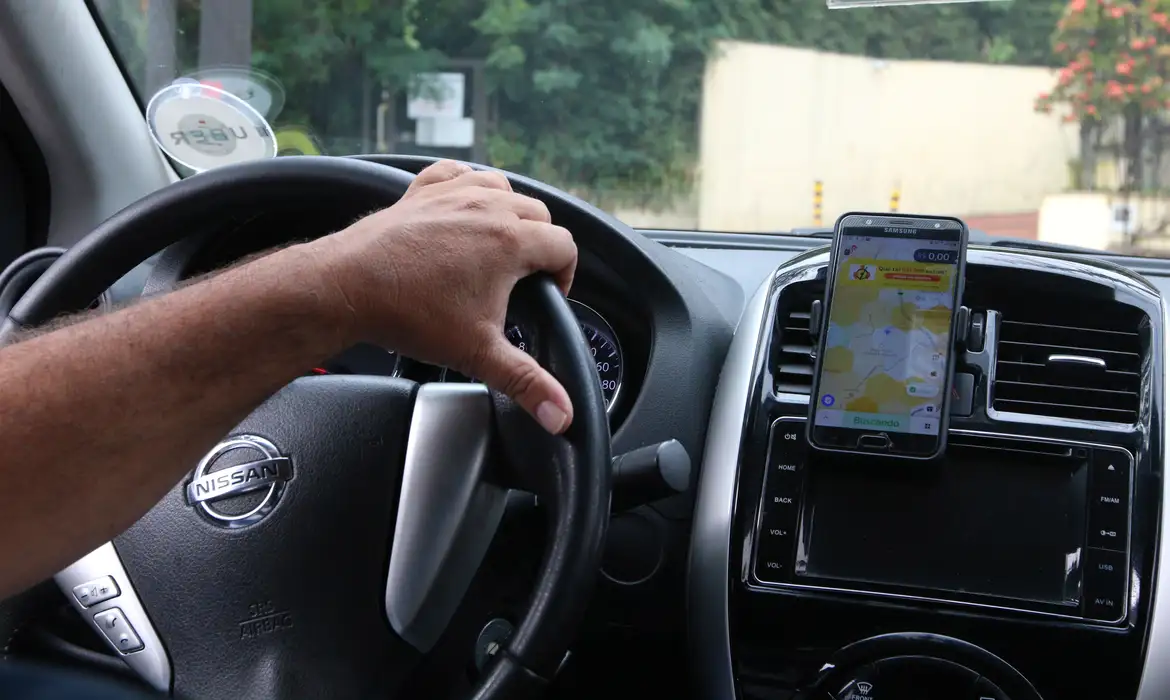 Crédito para motoristas de aplicativo e taxistas passa a ter novas regras