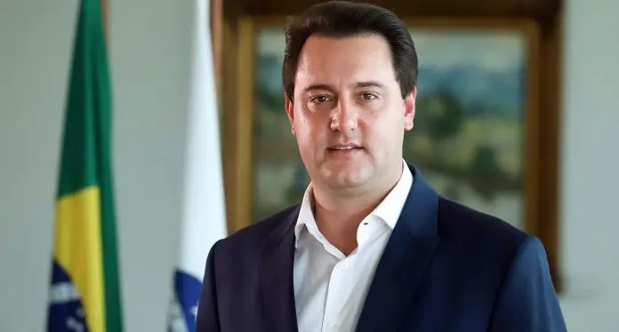 Ratinho Junior se licencia do governo e mergulha na campanha de Sandro Alex