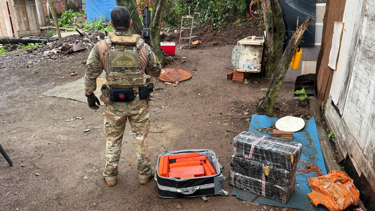 Ações no Rio Paraná terminam com apreensão de mais de 600 kg de maconha