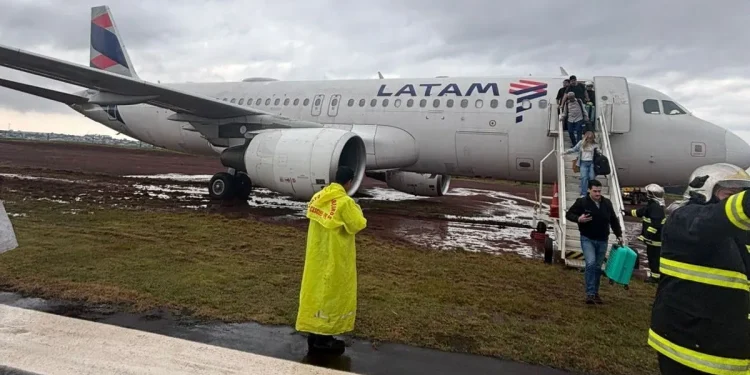 Aeroporto de Foz poderá receber voos de Cascavel quando houver chuva