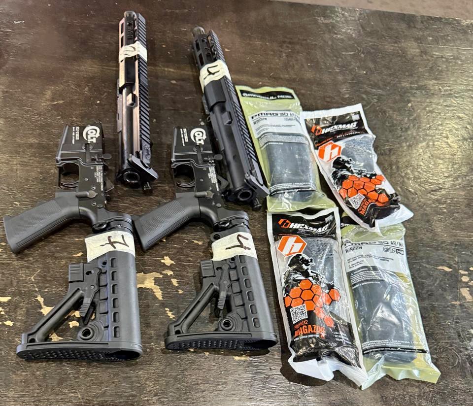 Peças de armamento são encontradas escondidas em perfumes na Ponte da Amizade