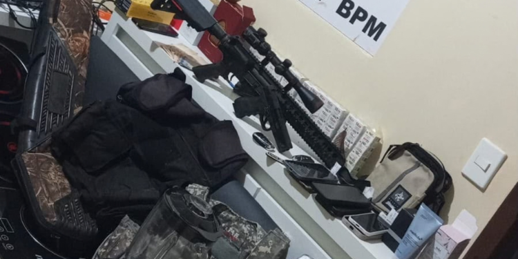 Roubo termina com quatro presos e dois adolescentes apreendidos em Foz do Iguaçu