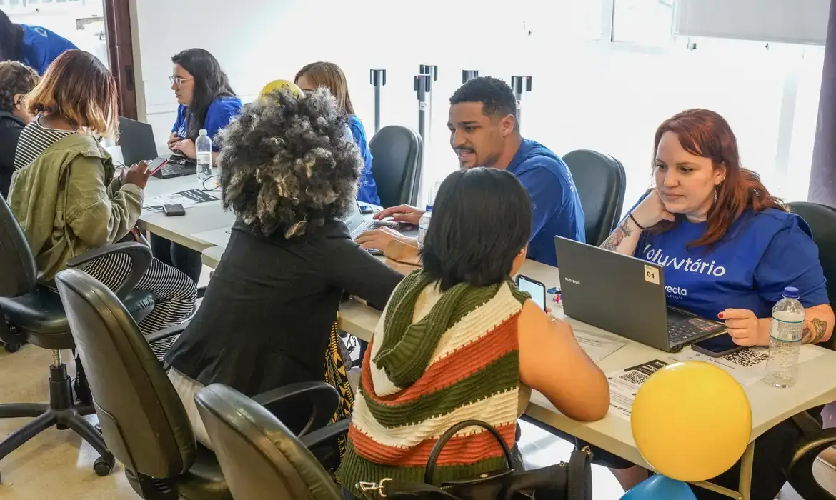 Ação reúne refugiados e migrantes em busca de emprego e oportunidades