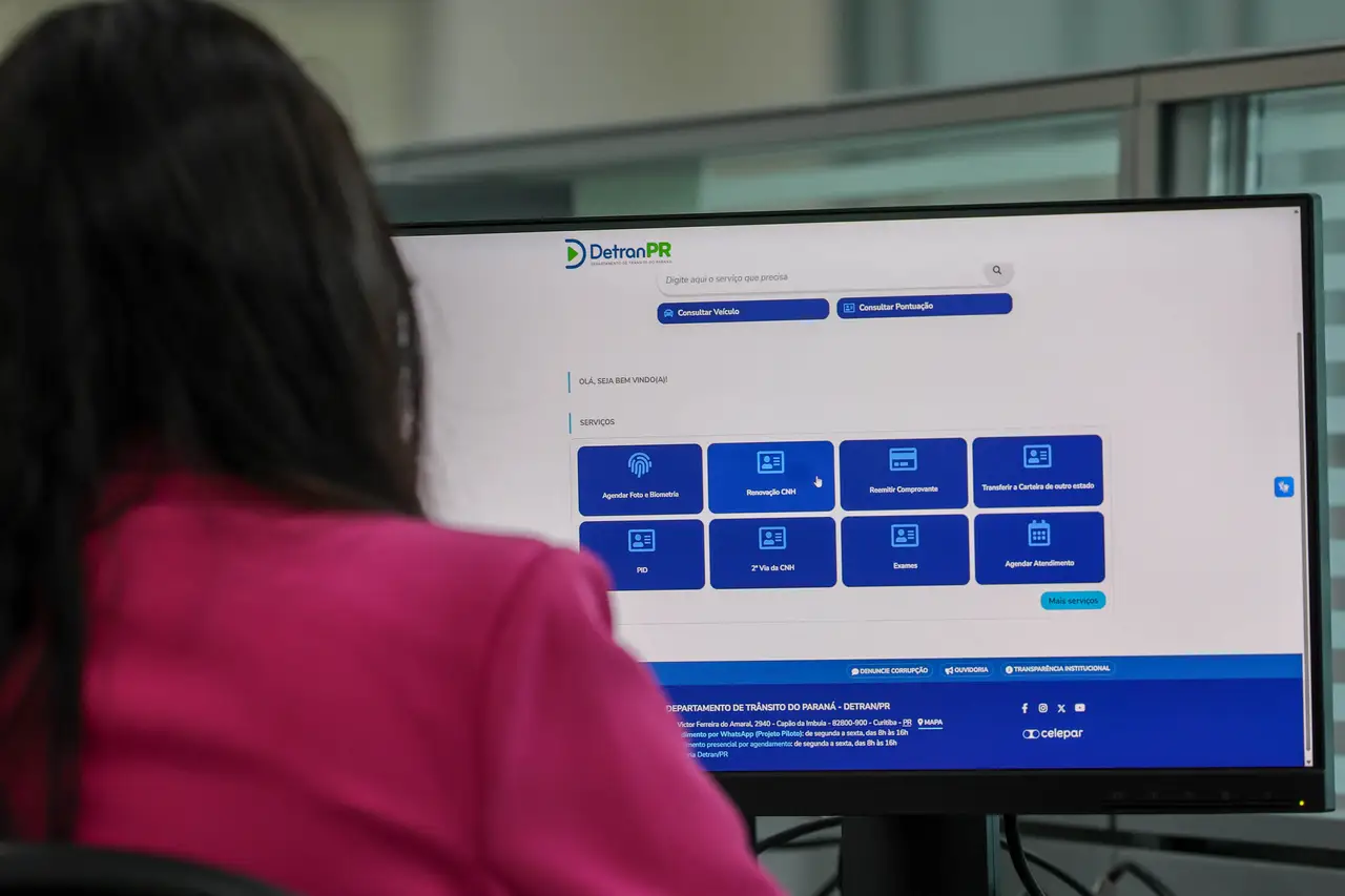 Detran-PR moderniza emissão da CNH e amplia acesso a serviços digitais no Paraná
