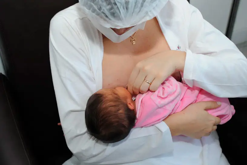 Paraná amplia acompanhamento nutricional e supera meta global de aleitamento materno