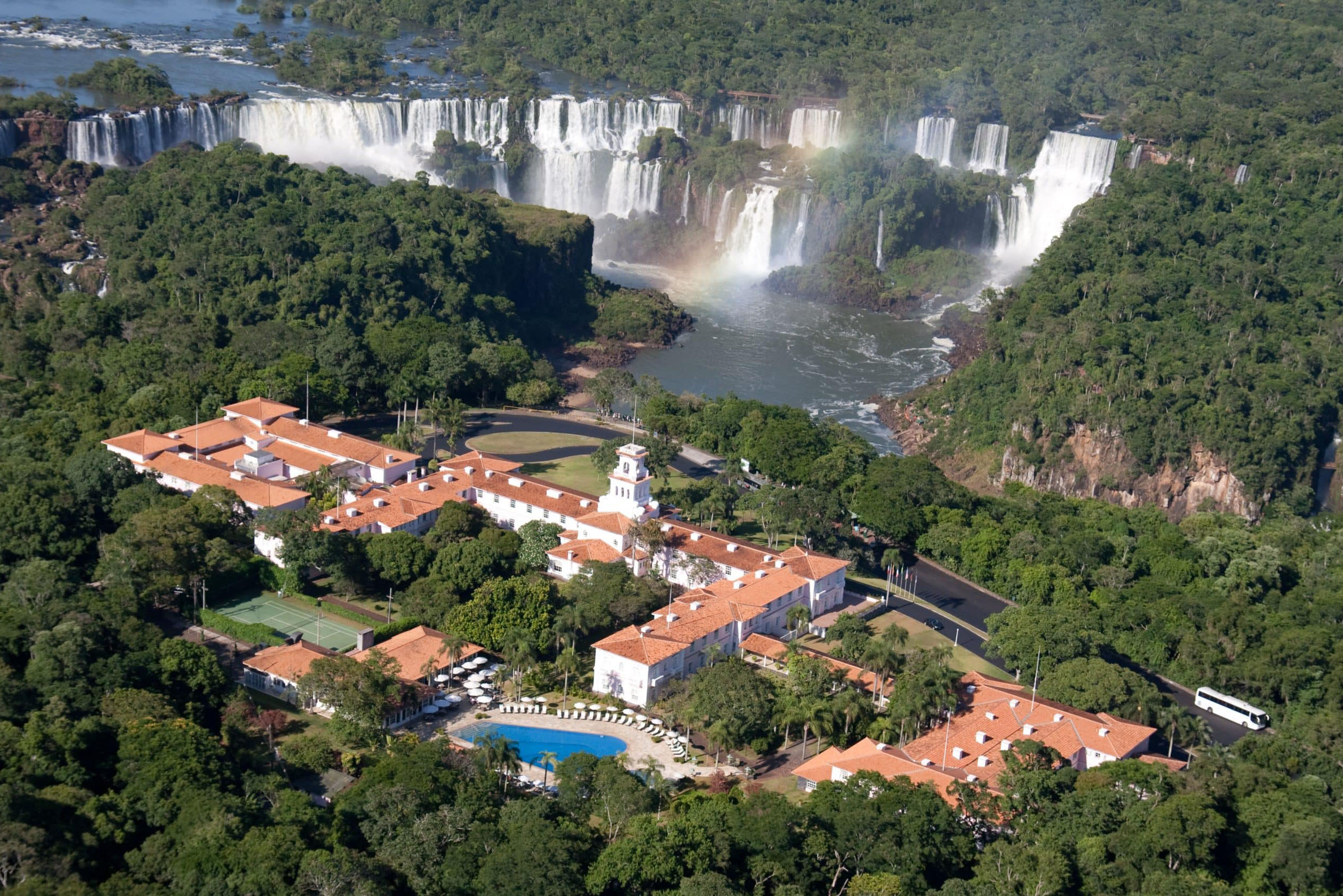 Curitiba e Foz do Iguaçu são grandes destinos do Paraná para turismo de negócios e eventos