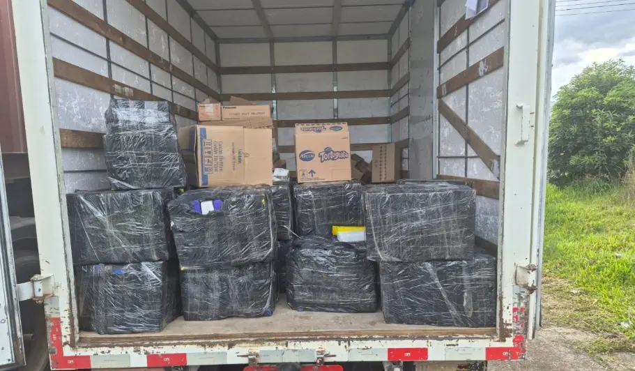 Abordagem a caminhões apreende 625 kg de maconha na Região de Curitiba