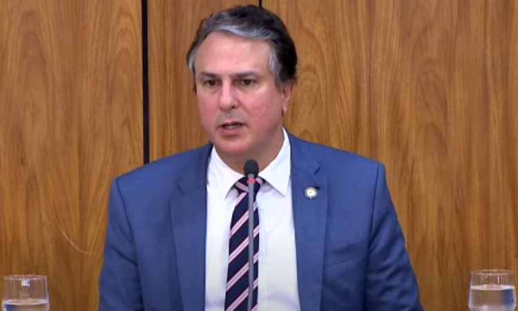Ministro da Educação Camilo Santana visita obras do novo campus da Unila, nesta terça-feira (20)