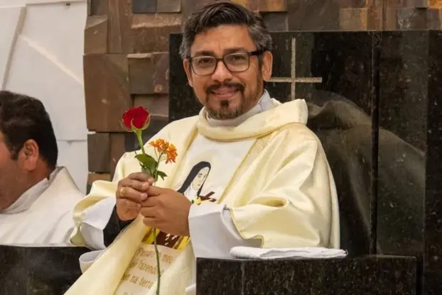 Padre é assassinado com golpes de martelo; dois homens foram presos