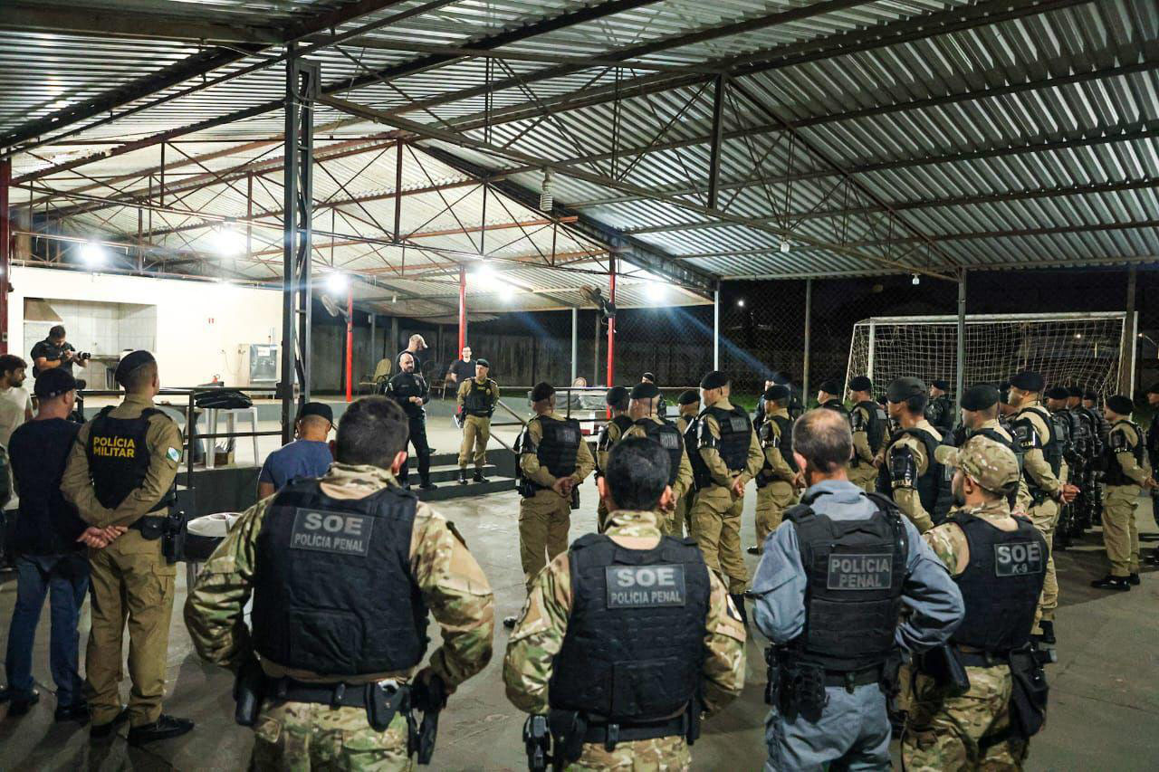 Operação prende 25 integrantes de grupo que movimentava 1,5 tonelada de drogas por mês