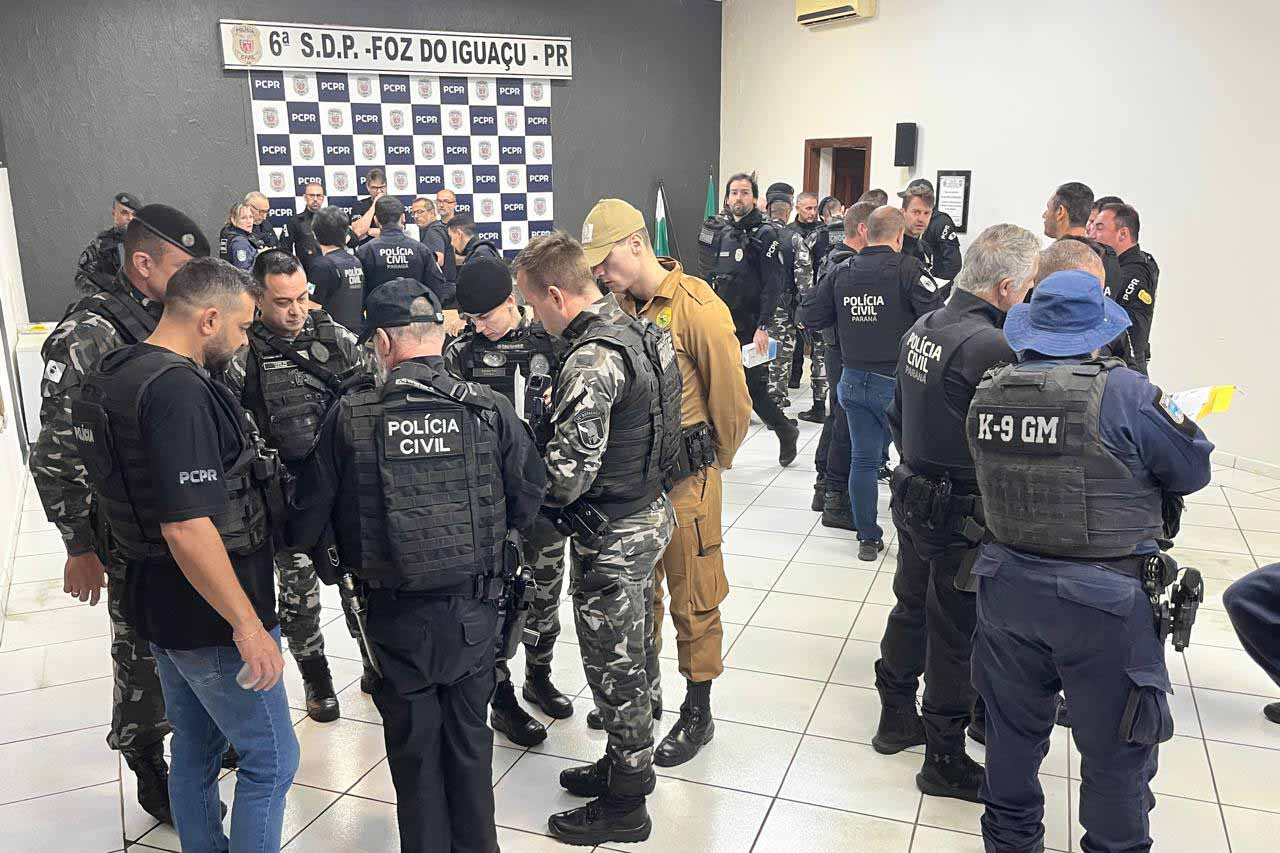 Forças de segurança prendem quatro pessoas em ação contra grupo de furtos de veículos