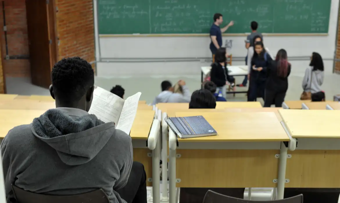Proibição de cotas raciais em SC provoca reação judicial e pode parar na Justiça