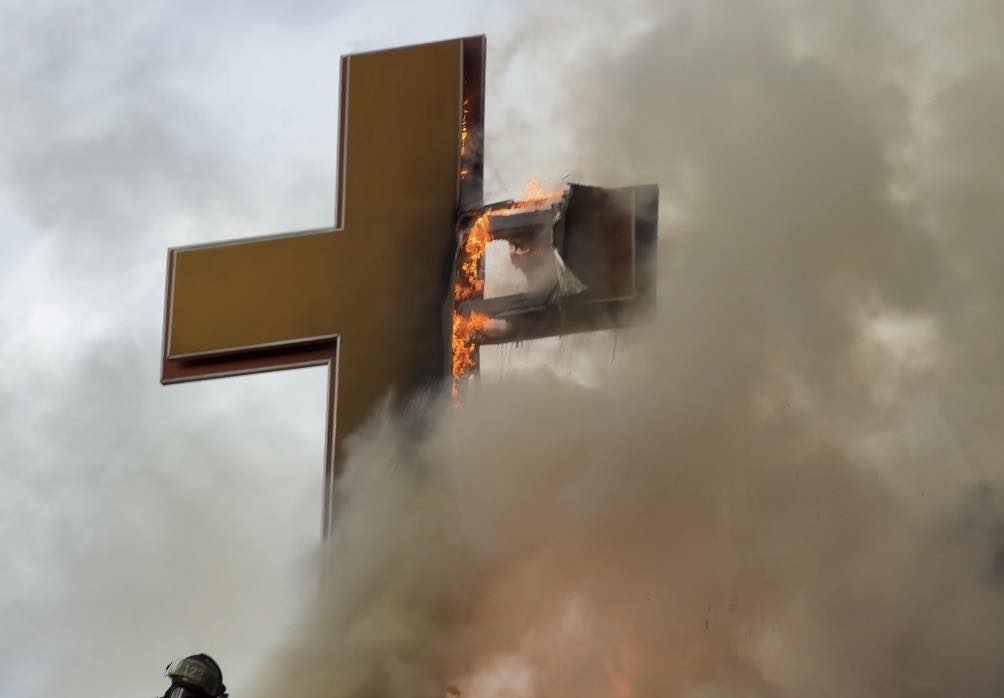 Após incêndio, autoridades confirmam restauração da Catedral de Ciudad del Este