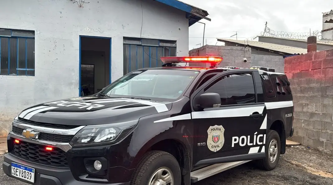 Crianças são resgatadas de ambiente de droga e prostituição no Paraná; mulher foi presa