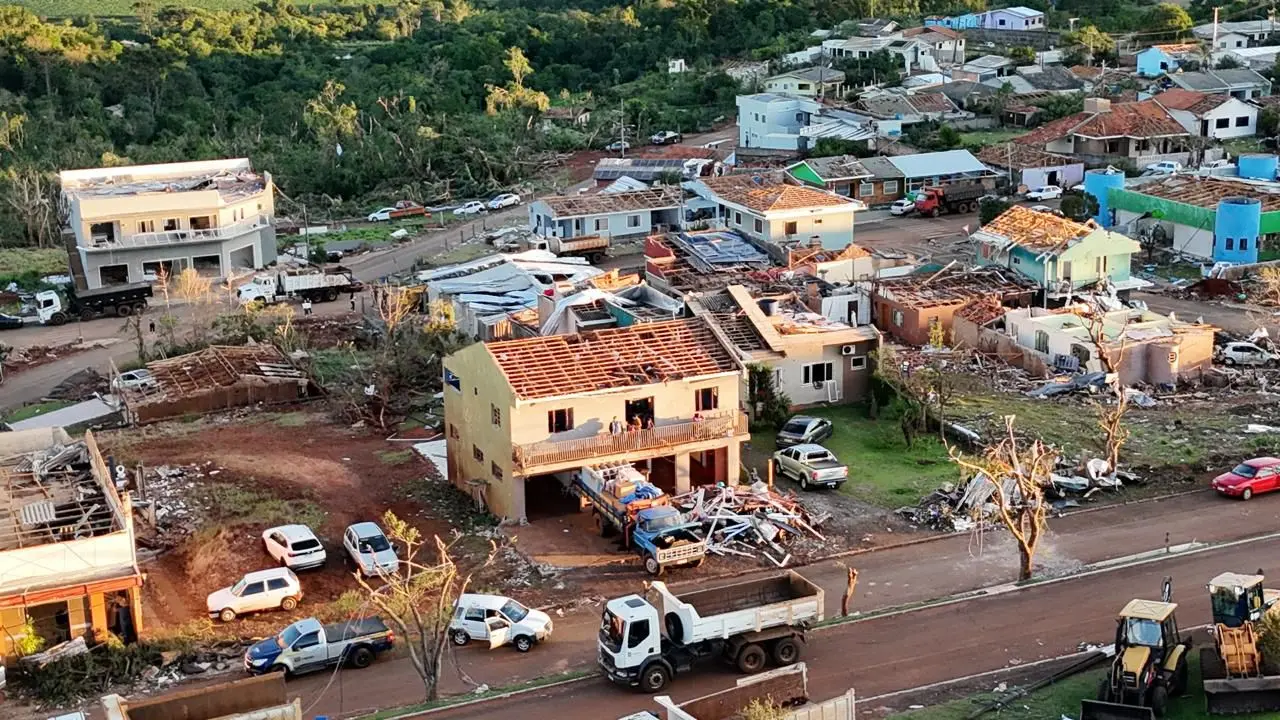 Sétima morte é confirmada após passagem de tornados pelo Paraná; 20 pessoas permanecem internadas