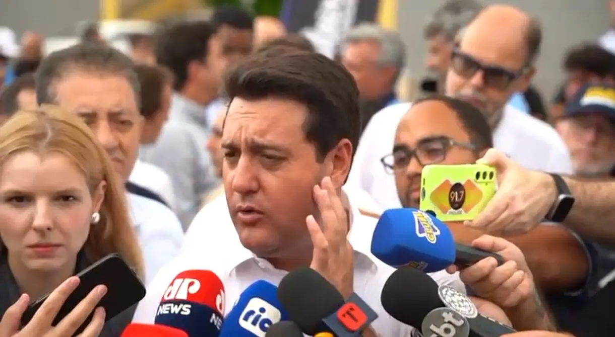 Ratinho Jr. descarta aliança com Flávio Bolsonaro e afirma que PSD terá candidato à Presidência em 2026