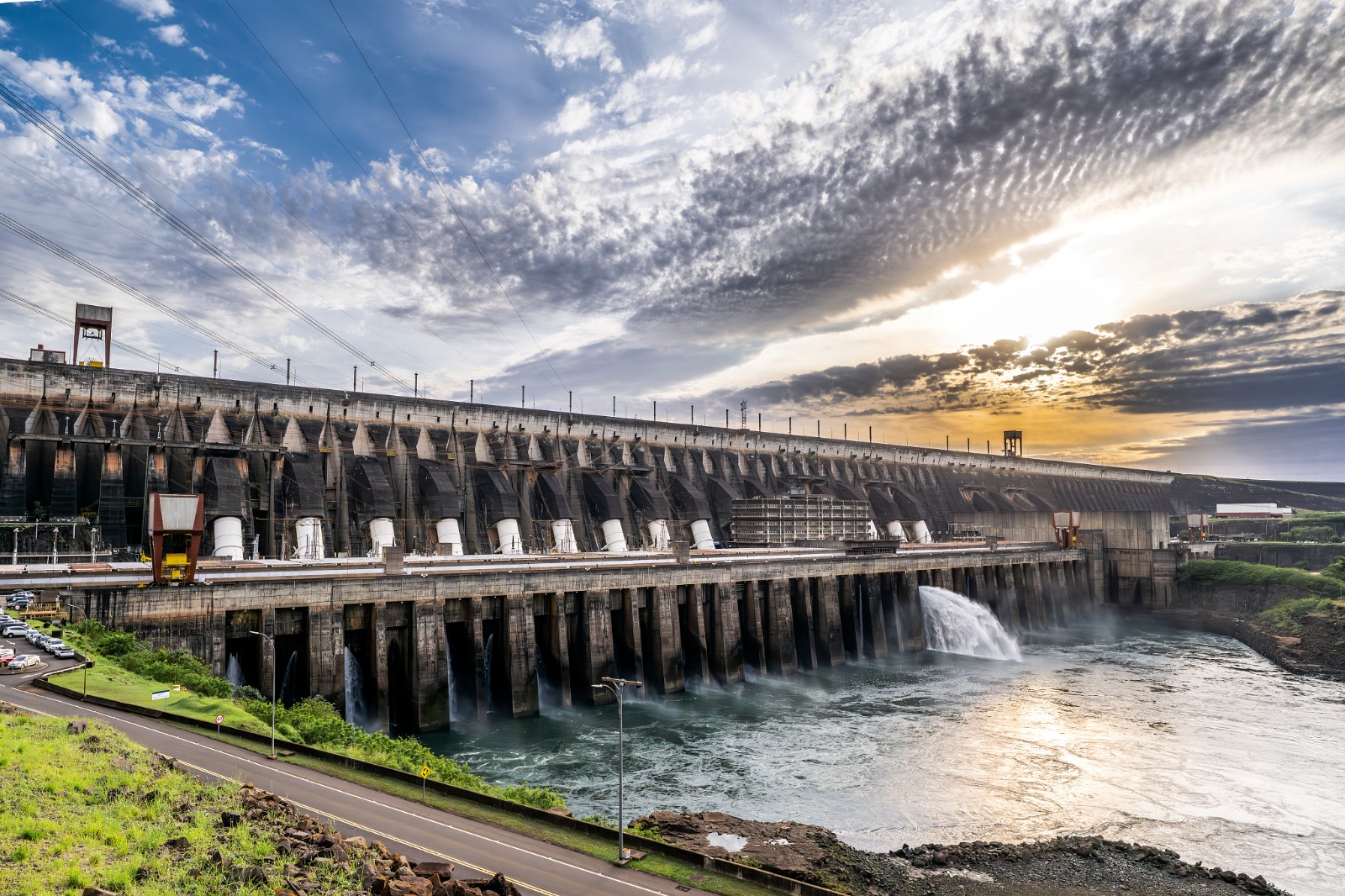 Itaipu cresce 8,63% e produz energia suficiente para o planeta por um dia