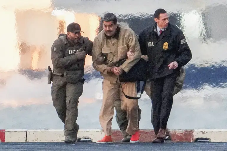 Após sequestro, Maduro e esposa são levados para Corte em Nova York