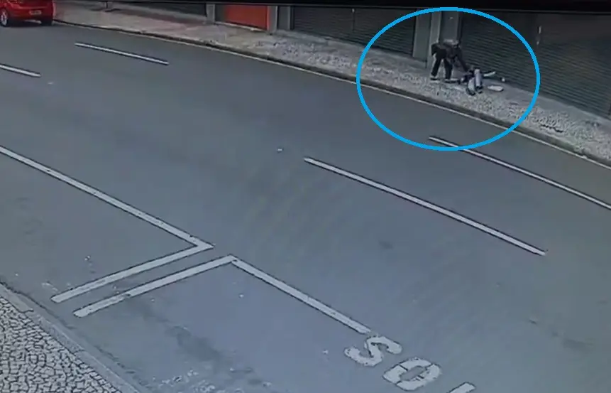 Homem em situação de rua é incendiado no Centro de Curitiba e fica em estado grave