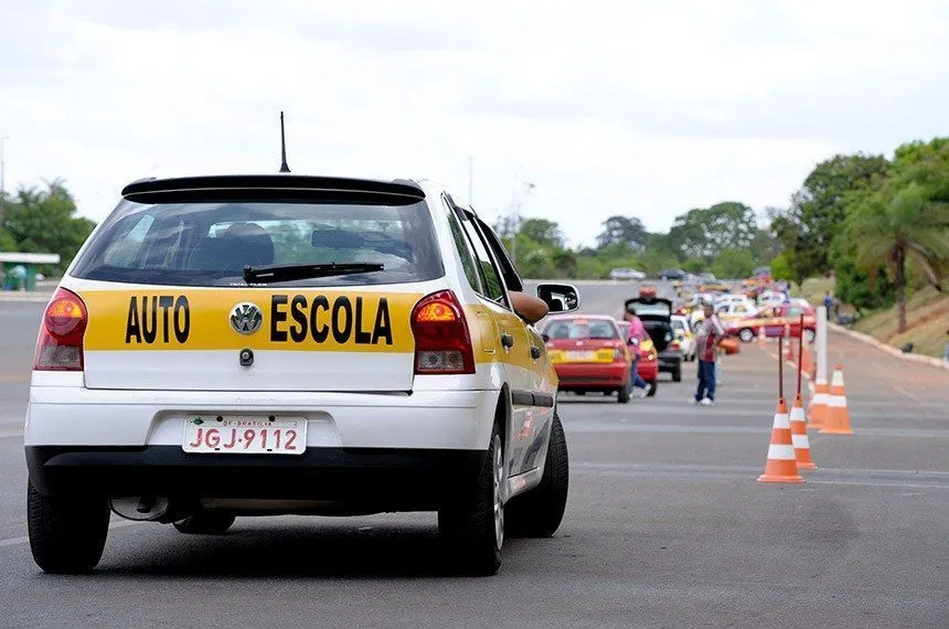 Federação das autoescolas vai ao STF e ao Congresso para tentar derrubar novas regras da CNH